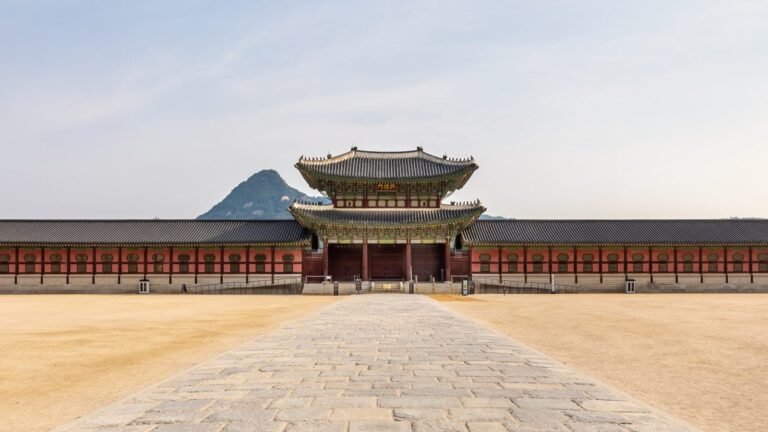 Heungnyemun Gate in Gyeongbokgung Palace in Seoul